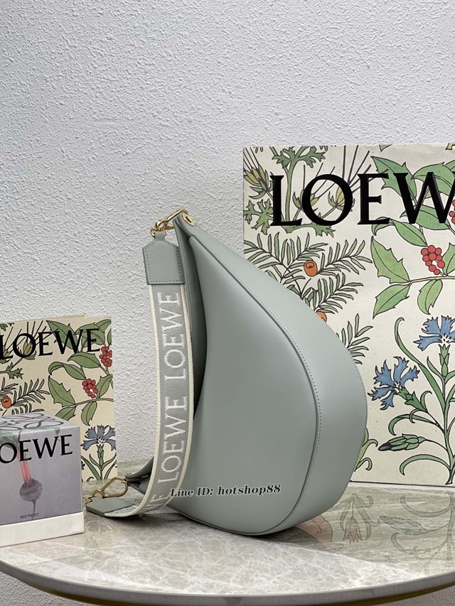 Loewe專櫃最新Luna系列月亮包 羅意威全皮肩背包腋下包 10195 lyw1444